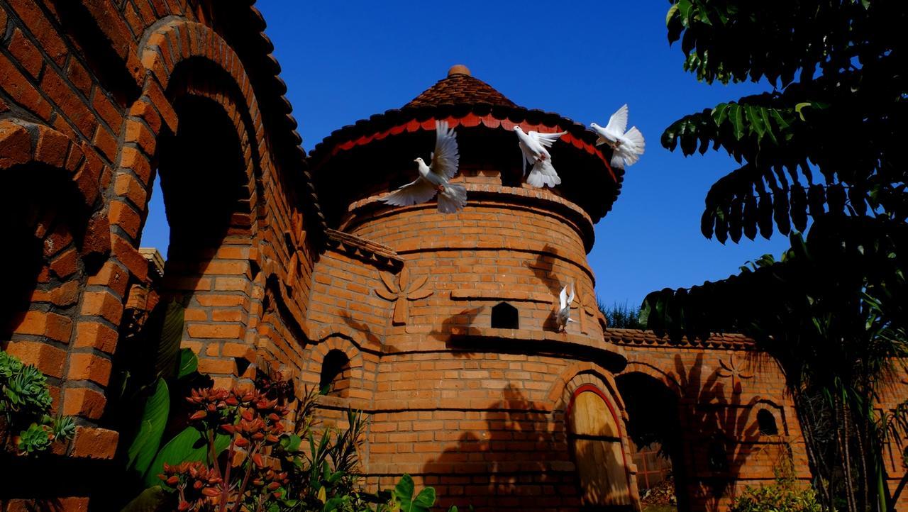 Eco Lodge Les Chambres Du Voyageur Анцирабе Екстер'єр фото